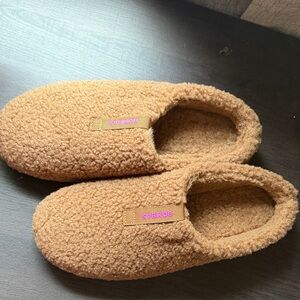 Bombas Tan Fuzzy Slippers